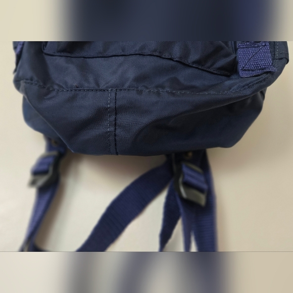 Kånken Navy Backpack NWOT - Picture 4 of 6